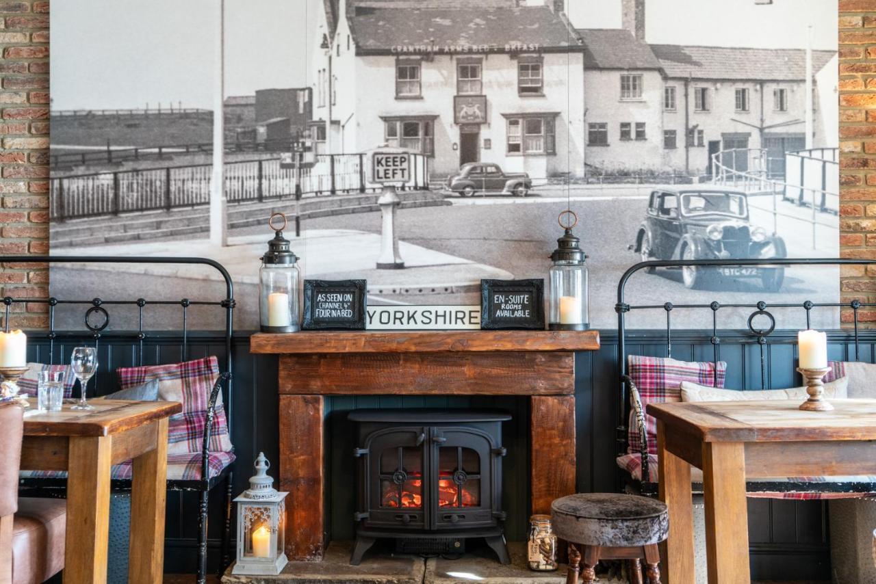 Grantham Arms Hotel โบโรห์บริดจ์ ภายนอก รูปภาพ