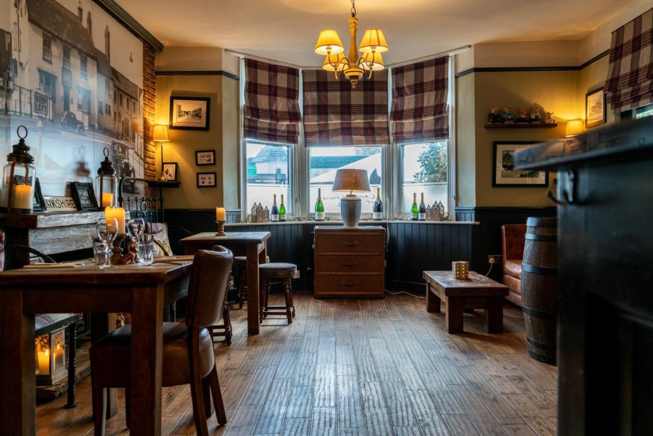 Grantham Arms Hotel โบโรห์บริดจ์ ภายนอก รูปภาพ